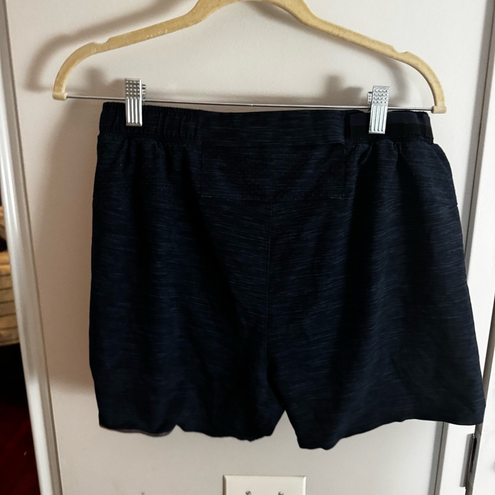 lululemon athletica Men's Dark Navy Heathered Lined Athletic Shorts - Picture 5 of 5